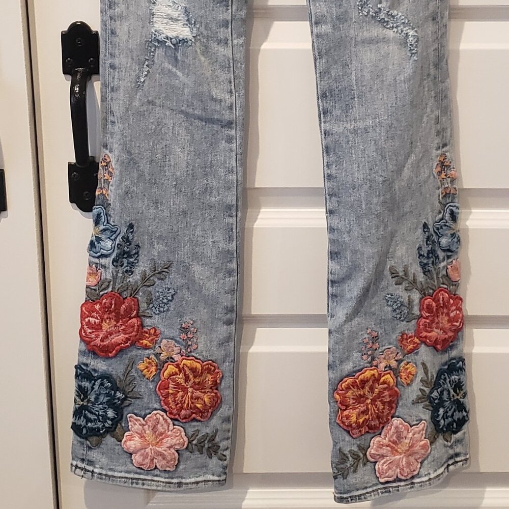 NWT: DRIFTWOOD Kelly Floral-Embroidered Bootcut Jeans - Picture 5 of 7